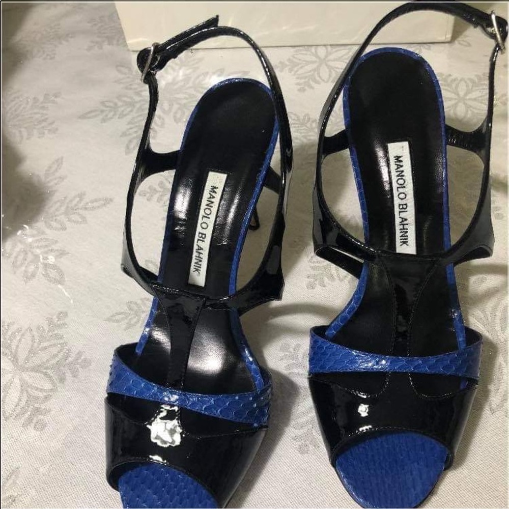 Manolo blahnik size 9